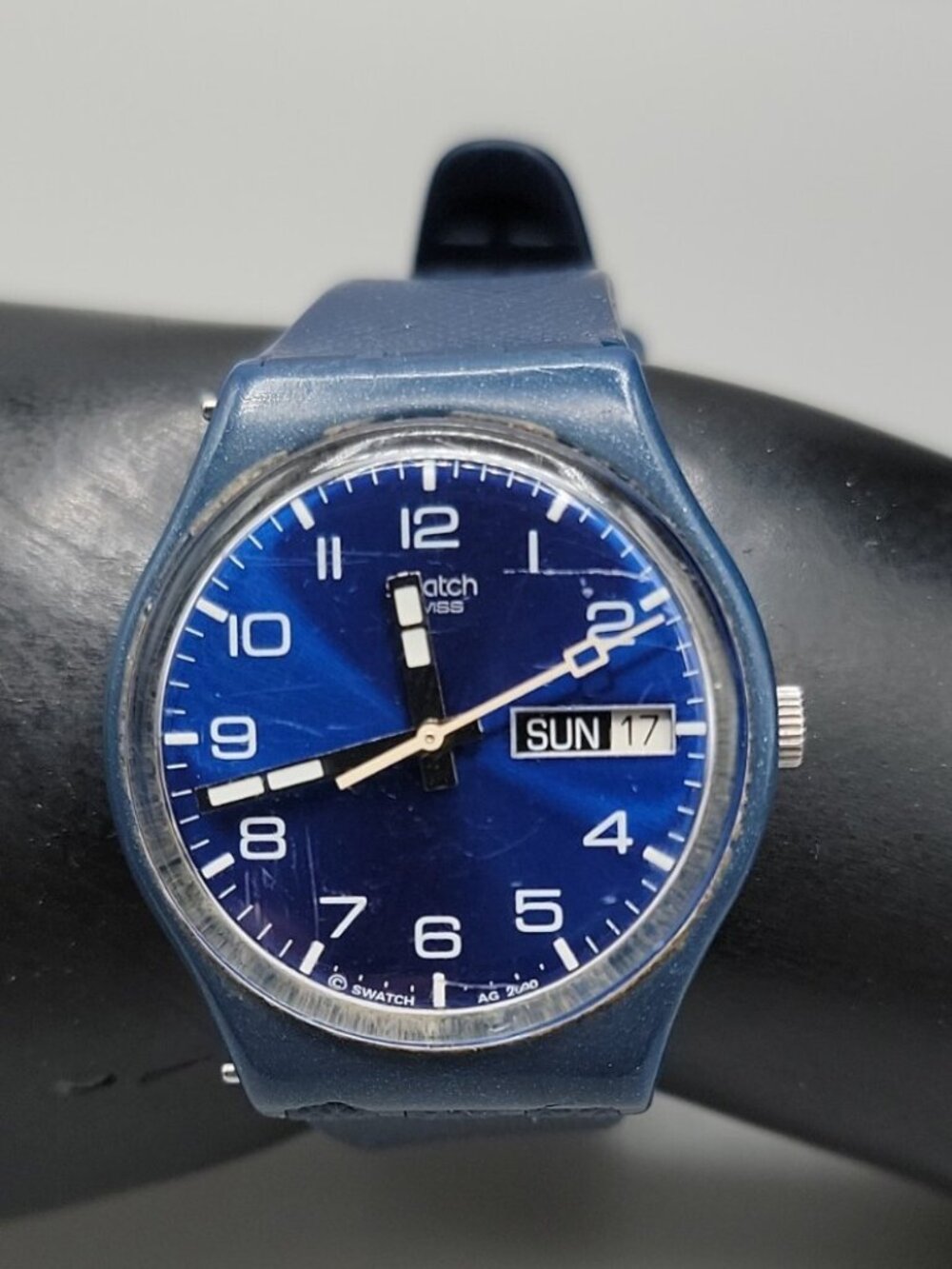 Vintage Swatch Gent Just Blue GN715 (2001) Swiss Quartz Watch Day/Date 34mm 7.5"